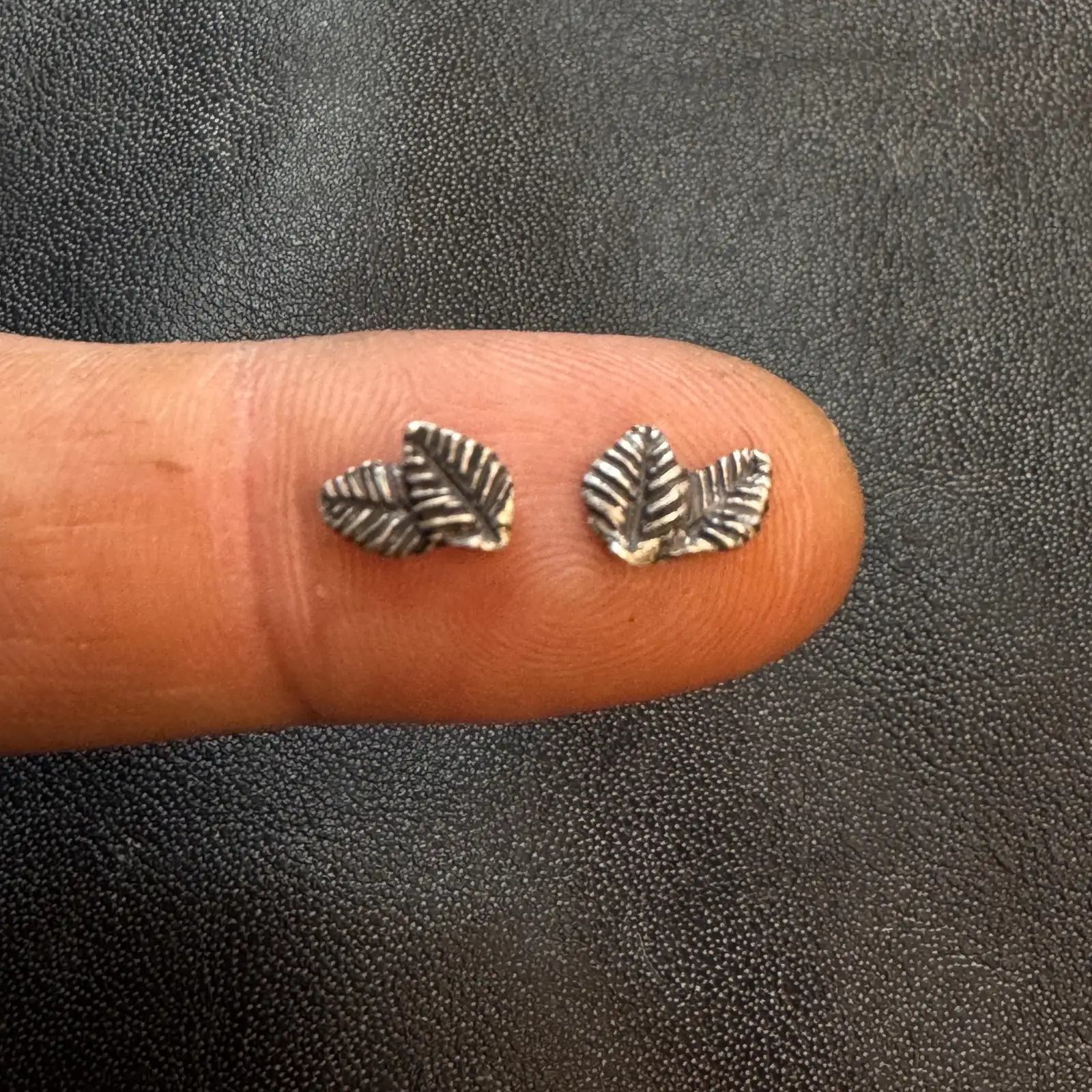 Tiny Leaves Casting 001 (pair). Solderable Adornment