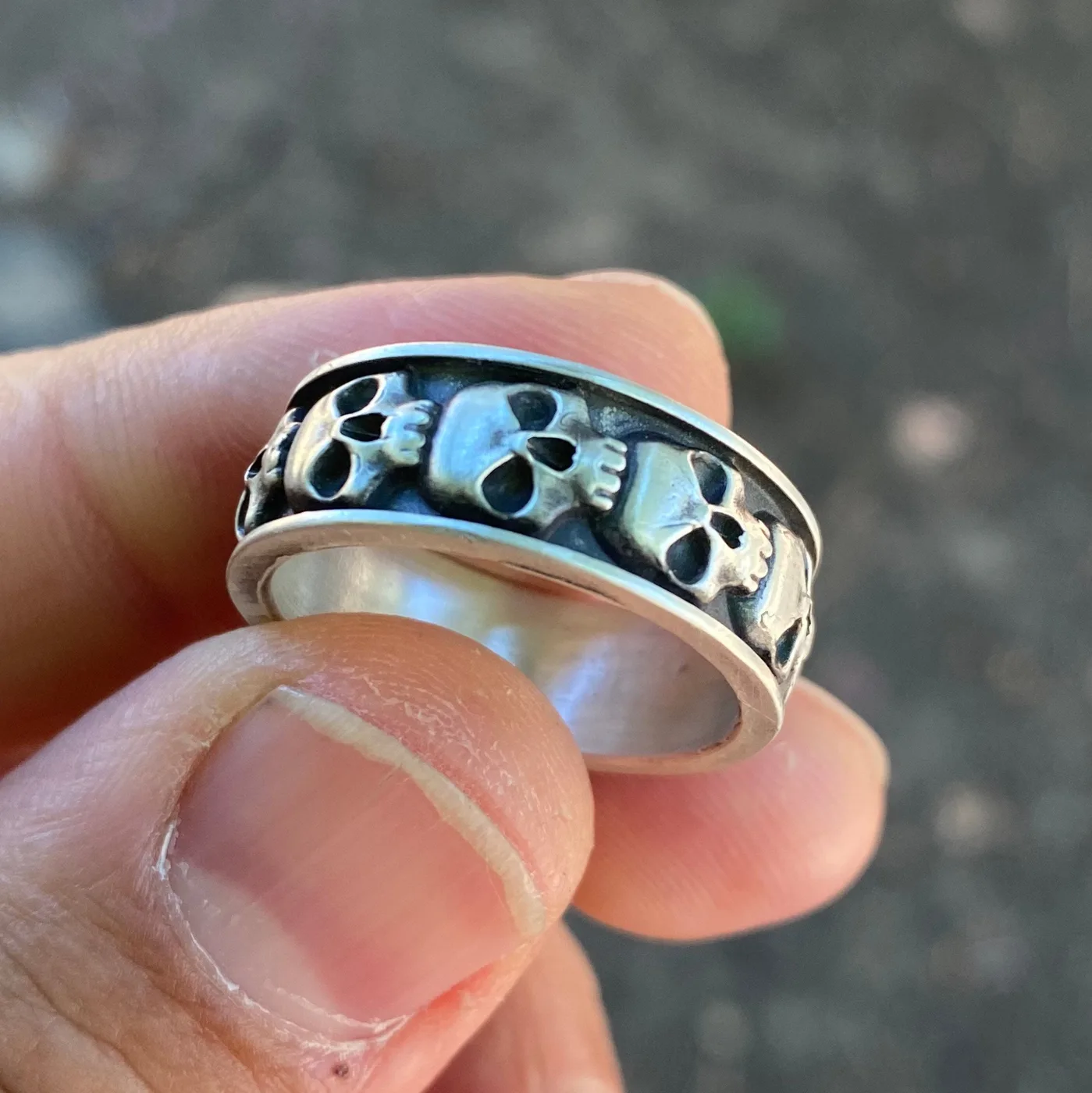 Skulls Ring Band