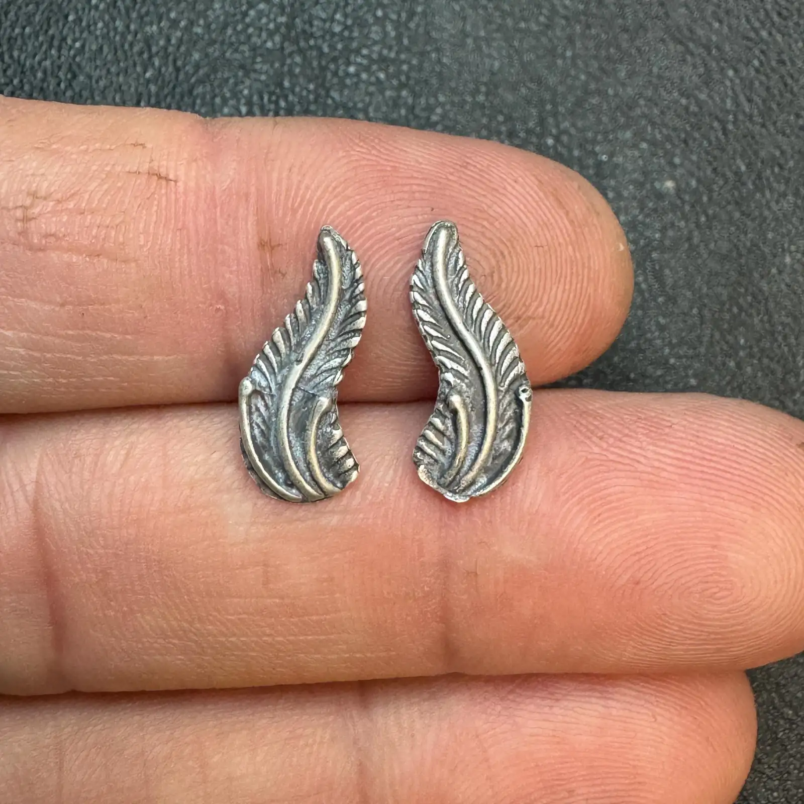 Small Leaves Casting 002 (pair). Solderable Adornment