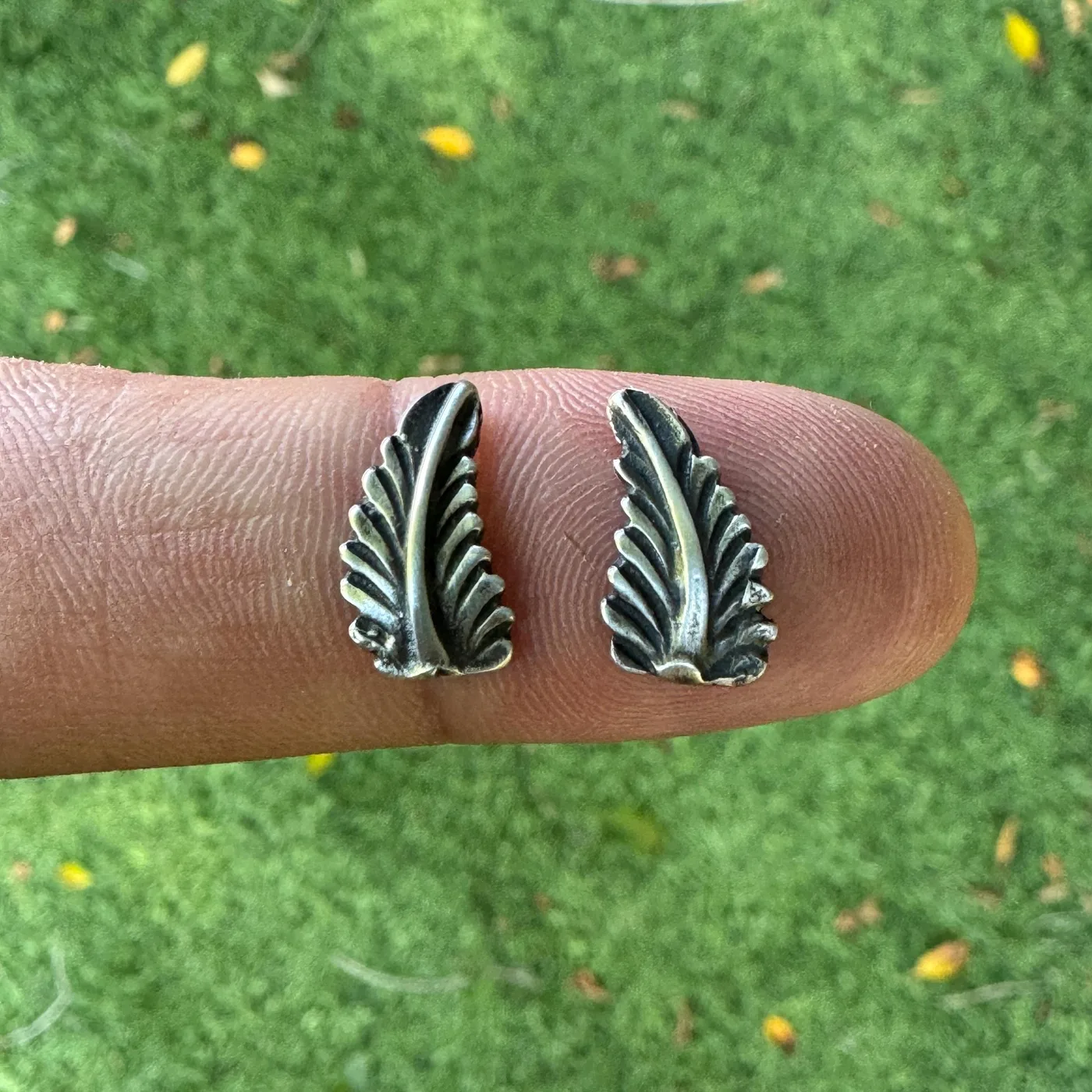 Small Leaves Casting 003 (pair). Solderable Adornment