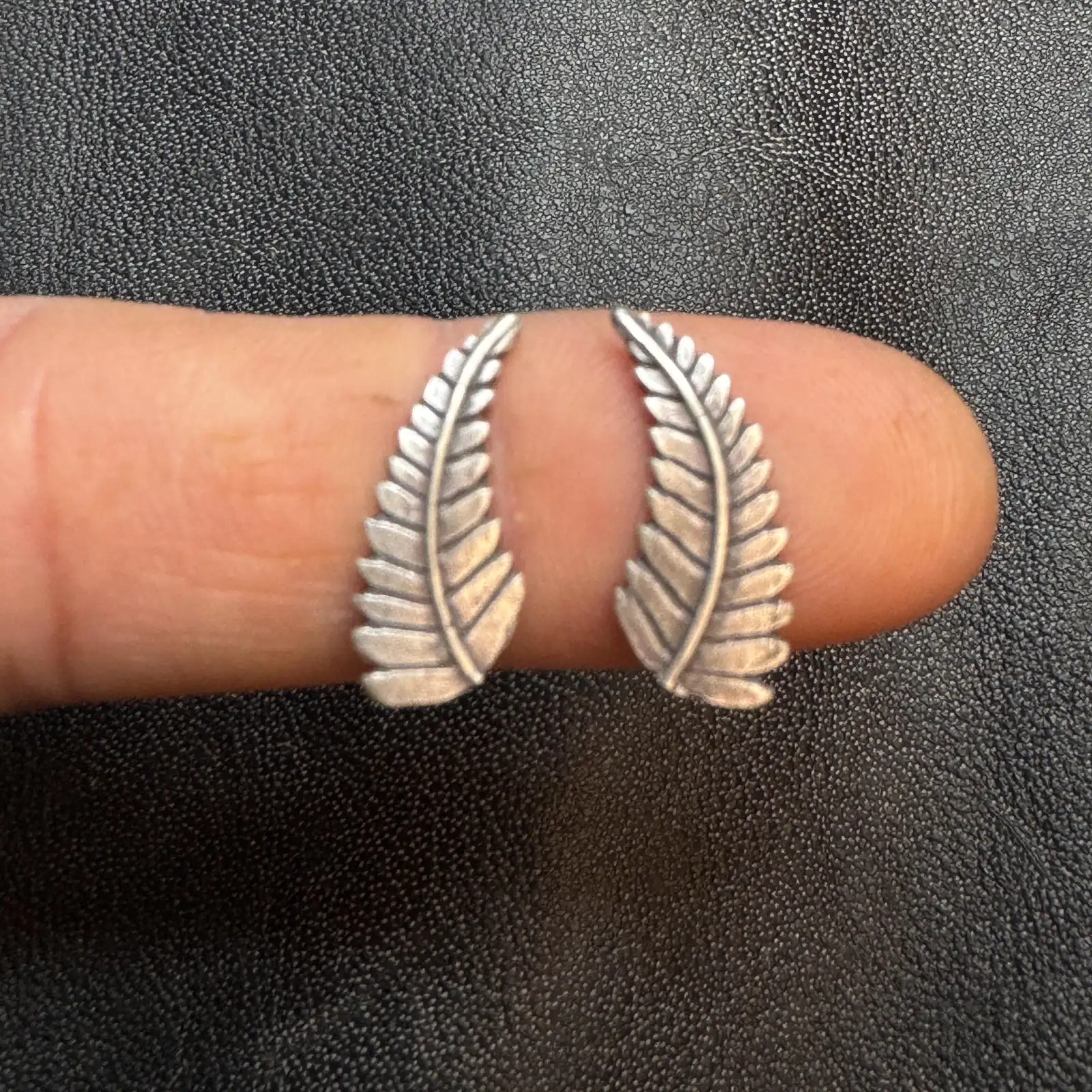 Leaves Casting 004 (pair). Solderable Adornment